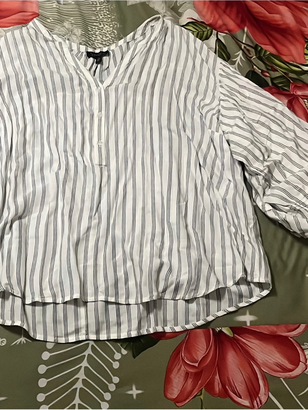 Jessica Simpson 3X Striped Bubble Sleeve V Neck Blouse